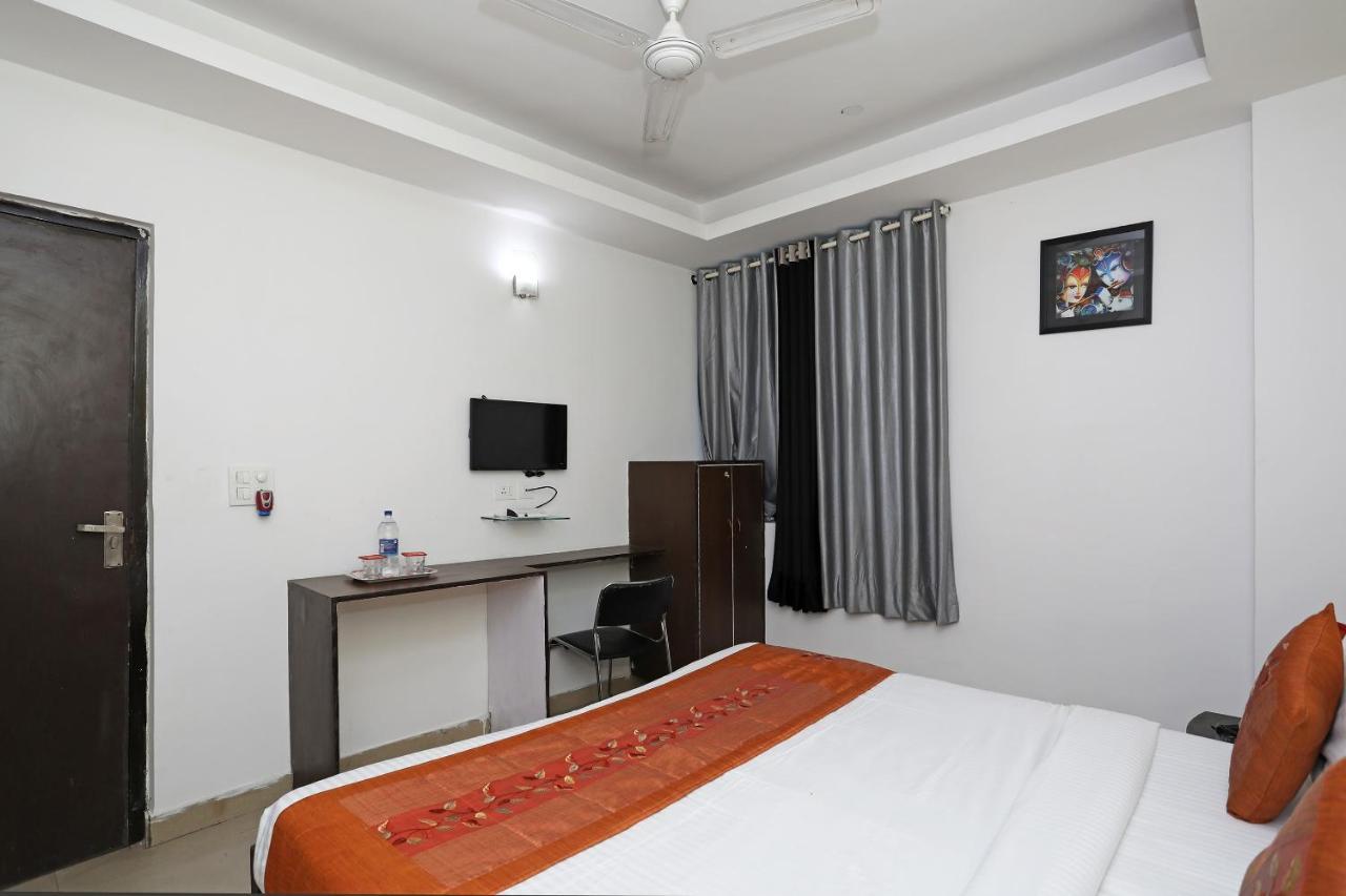 Oyo 11392 The Hotel Grand Hospitality Noida Dış mekan fotoğraf