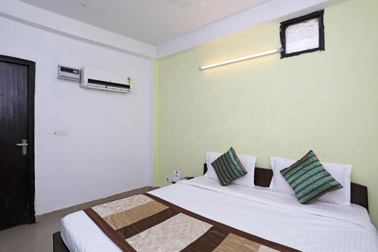 Oyo 11392 The Hotel Grand Hospitality Noida Dış mekan fotoğraf