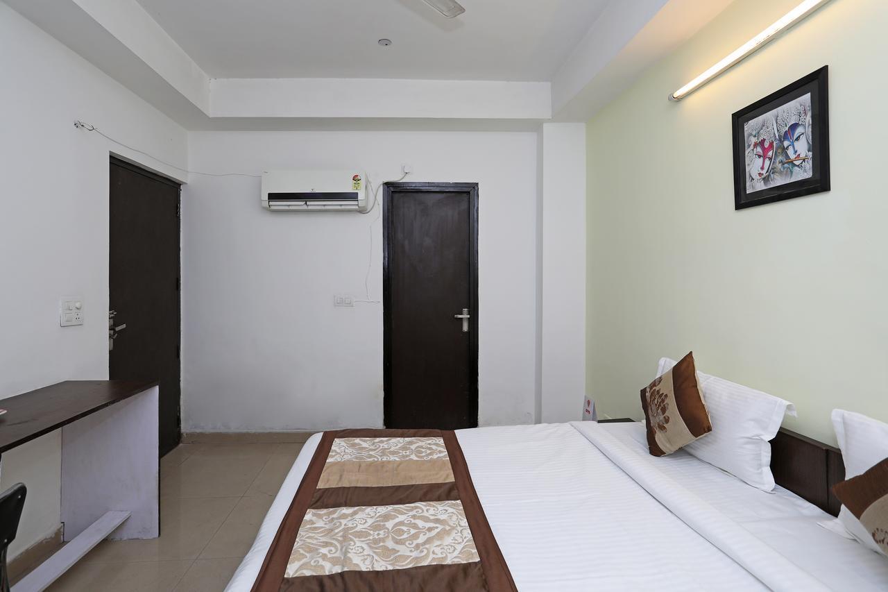 Oyo 11392 The Hotel Grand Hospitality Noida Dış mekan fotoğraf